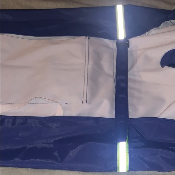 Dog rain jacket - Picture 7 of 11